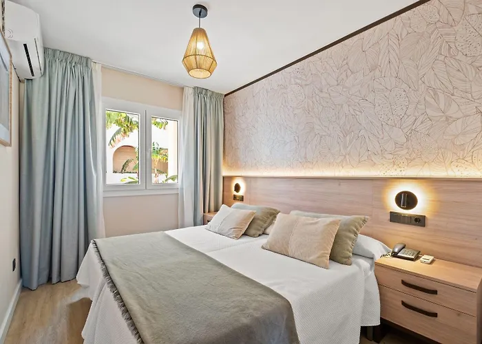 Puente Real Торремолинос