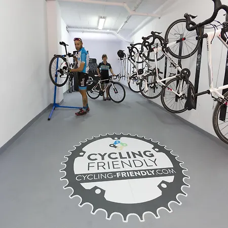 Ξενοδοχείο Puente Real 4*