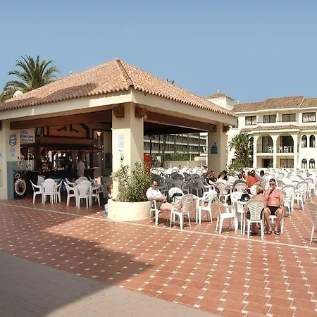 Hotel Puente Real