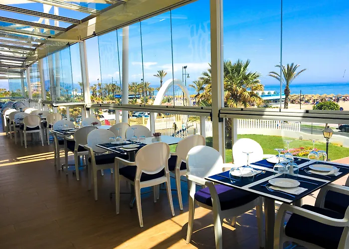 ホテル オテル プエンテ レアル トレモリノス