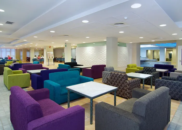 オテル プエンテ レアル トレモリノス